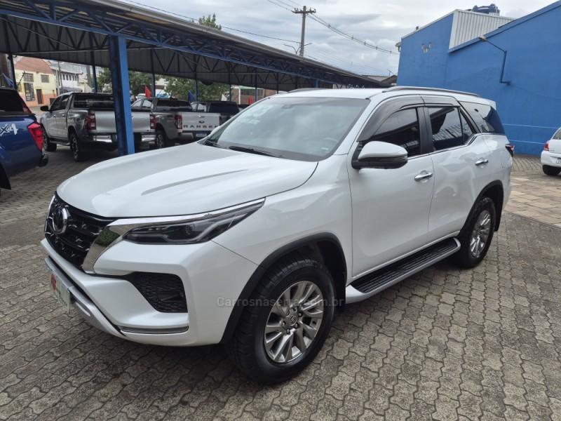 hilux sw4 2.8 srx 4x4 7 lugares 16v turbo intercooler diesel 4p automatico 2023 caxias do sul