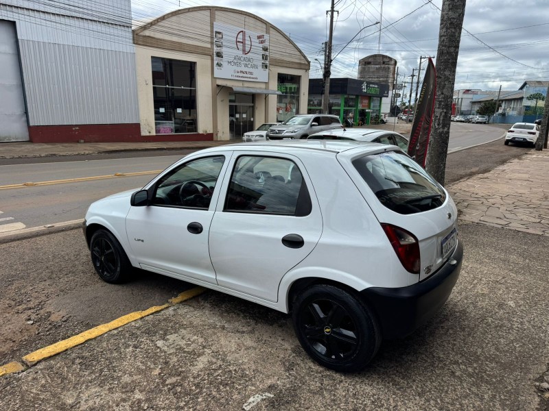 CELTA 1.0 MPFI LIFE 8V FLEX 4P MANUAL - 2009 - VACARIA