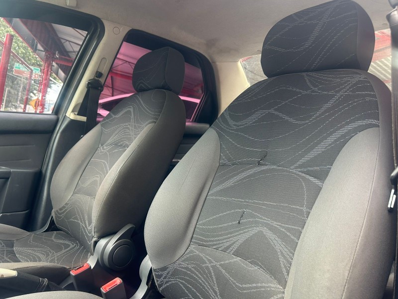 SIENA 1.0 MPI EL 8V FLEX 4P MANUAL - 2014 - TRêS COROAS