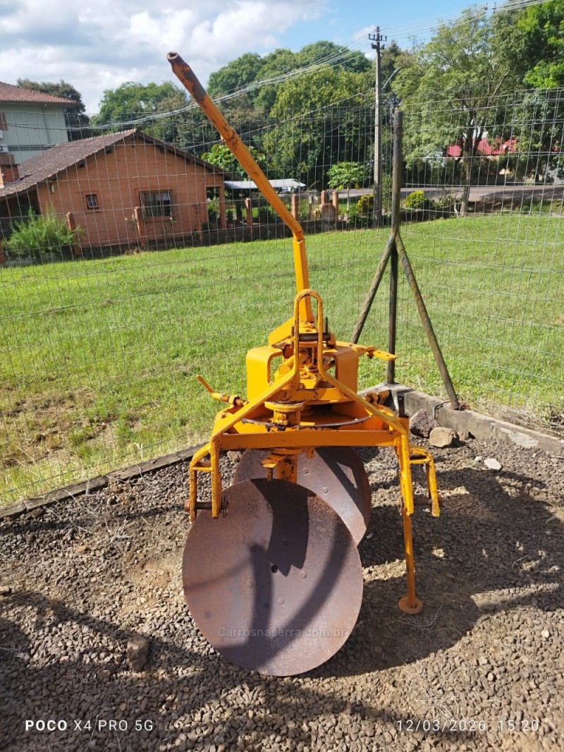 ARADO  - 2010 - GUAPORé