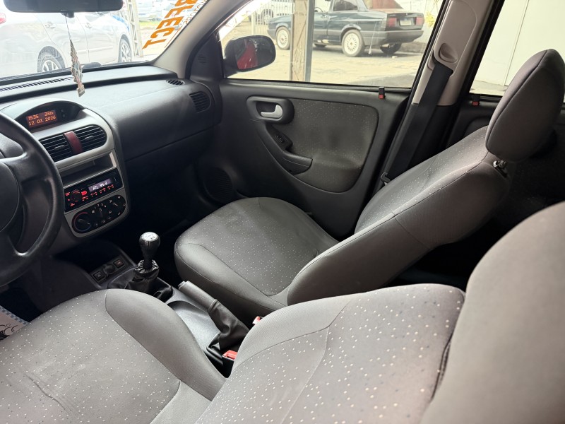 CORSA 1.4 MPFI PREMIUM SEDAN 8V FLEX 4P MANUAL - 2010 - PORTãO