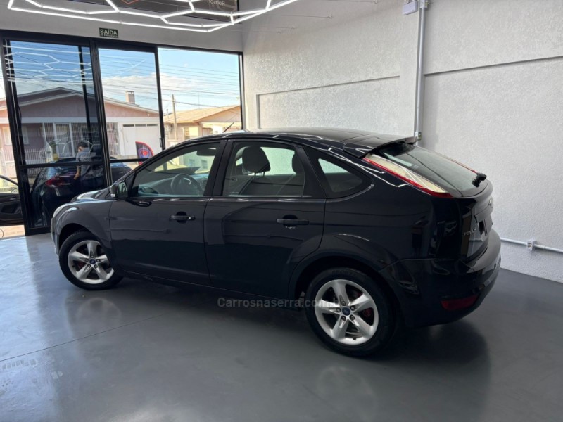 FOCUS 1.6 8V FLEX 4P MANUAL - 2012 - BENTO GONçALVES