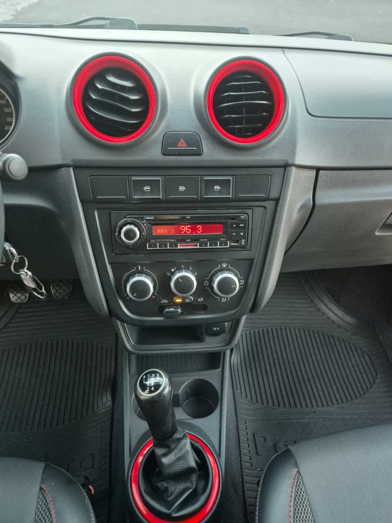 GOL 1.0 MI ROCK IN RIO 8V FLEX 4P MANUAL - 2012 - CAXIAS DO SUL