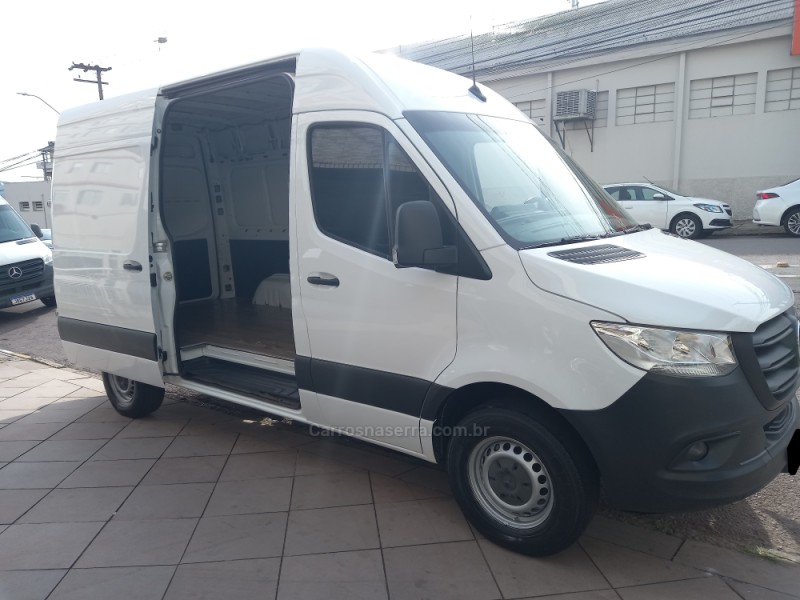 SPRINTER 2.2 FURGÃO 416 LONGO TETO ALTO DIESEL 3P MANUAL - 2022 - BENTO GONçALVES
