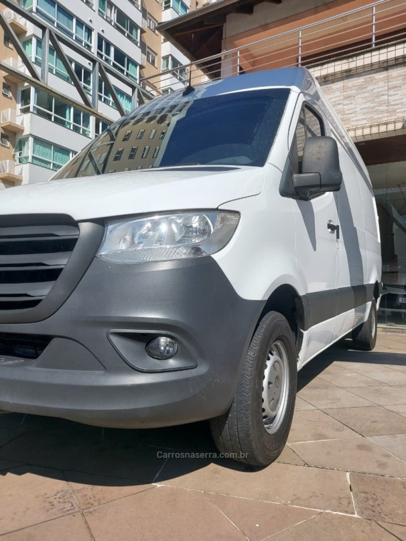 SPRINTER 2.2 FURGÃO 416 LONGO TETO ALTO DIESEL 3P MANUAL - 2022 - BENTO GONçALVES