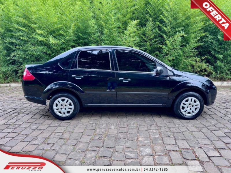 FIESTA 1.0 MPI SEDAN 8V FLEX 4P MANUAL - 2008 - NOVA PRATA