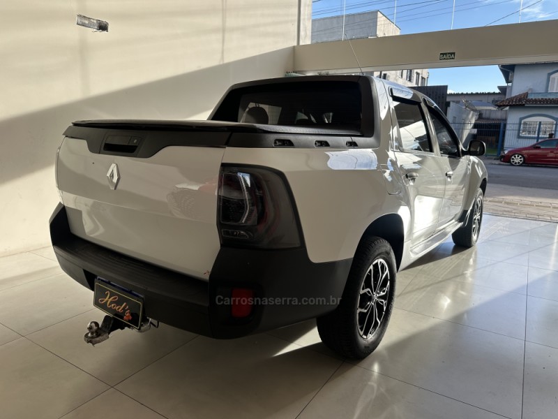 OROCH 1.6 16V SCE PRO FLEX 4P MANUAL - 2024 - CANELA