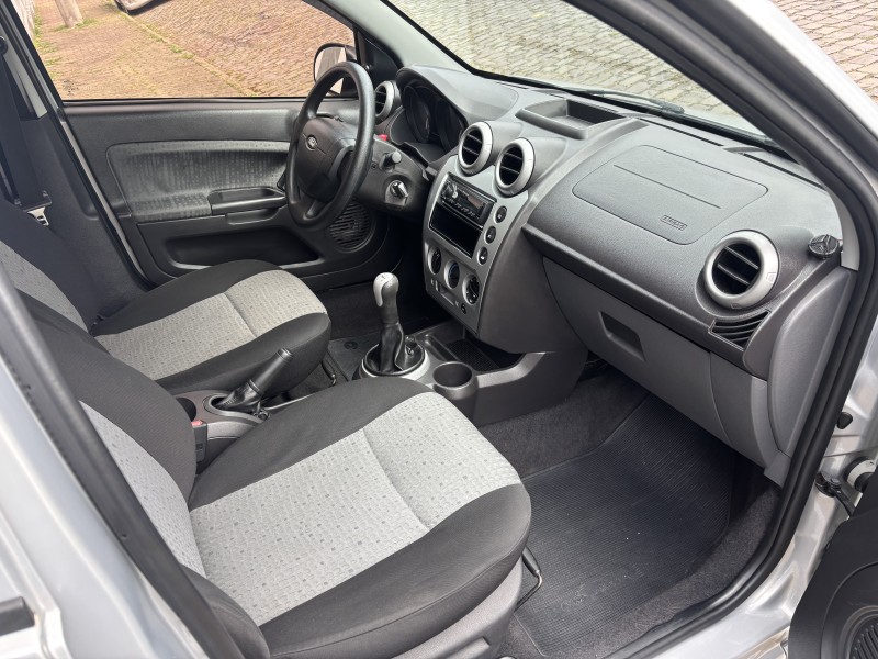 FIESTA 1.6 ROCAM SEDAN 8V FLEX 4P MANUAL - 2013 - CAXIAS DO SUL