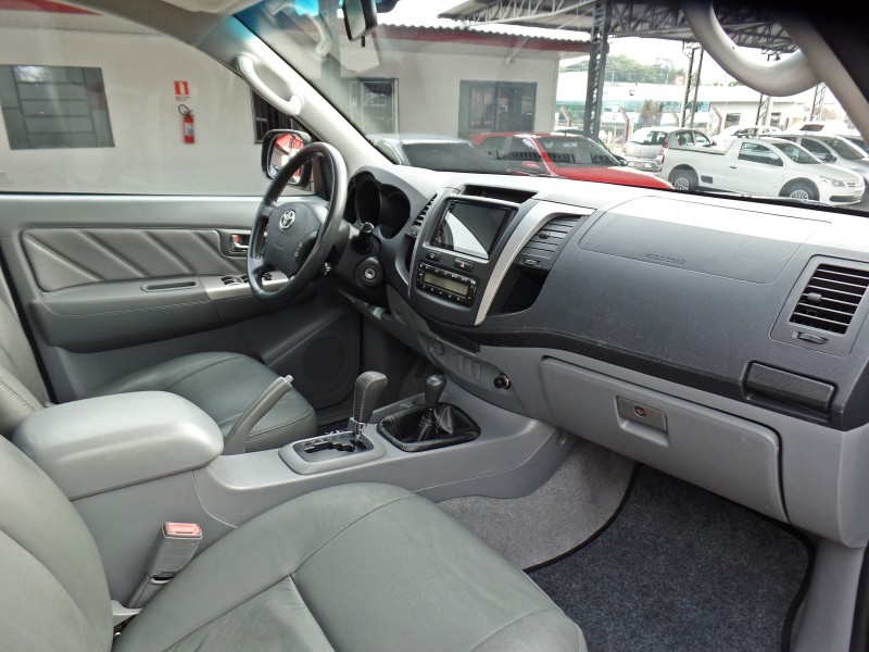 HILUX 3.0 SRV 4X4 CD 16V TURBO INTERCOOLER DIESEL 4P AUTOMÁTICO - 2011 - CAXIAS DO SUL
