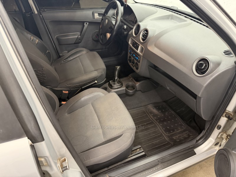 PARATI 1.6 MI TRACK & FIELD 8V FLEX 4P MANUAL G.IV - 2008 - CAXIAS DO SUL