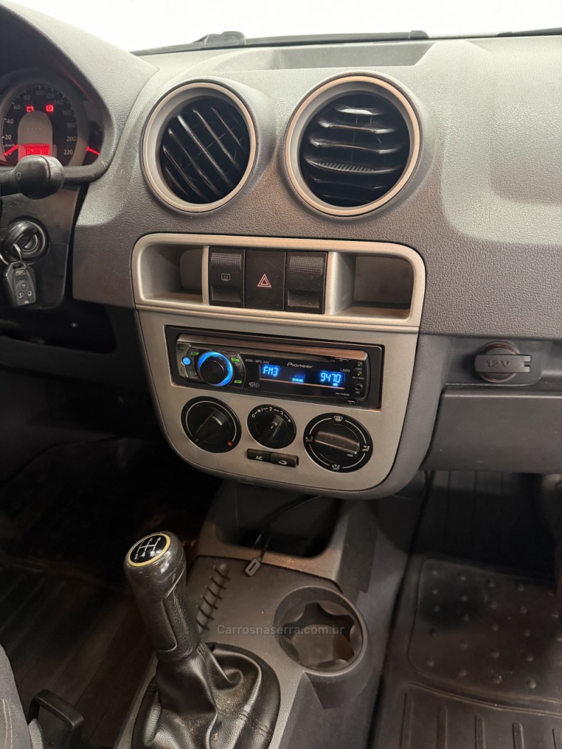 PARATI 1.6 MI TRACK & FIELD 8V FLEX 4P MANUAL G.IV - 2008 - CAXIAS DO SUL