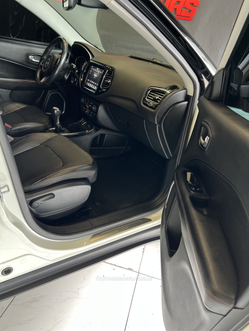 COMPASS 2.0 16V FLEX LIMITED AUTOMÁTICO - 2018 - CAXIAS DO SUL