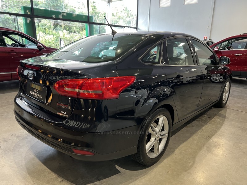 FOCUS 2.0 SE FASTBACK 16V FLEX 4P AUTOMÁTICO - 2016 - CAXIAS DO SUL
