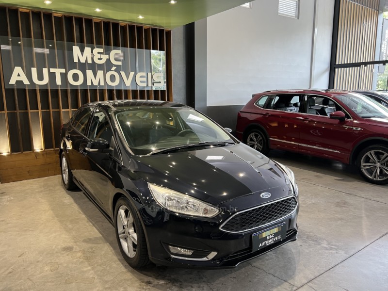 FOCUS 2.0 SE FASTBACK 16V FLEX 4P AUTOMÁTICO - 2016 - CAXIAS DO SUL