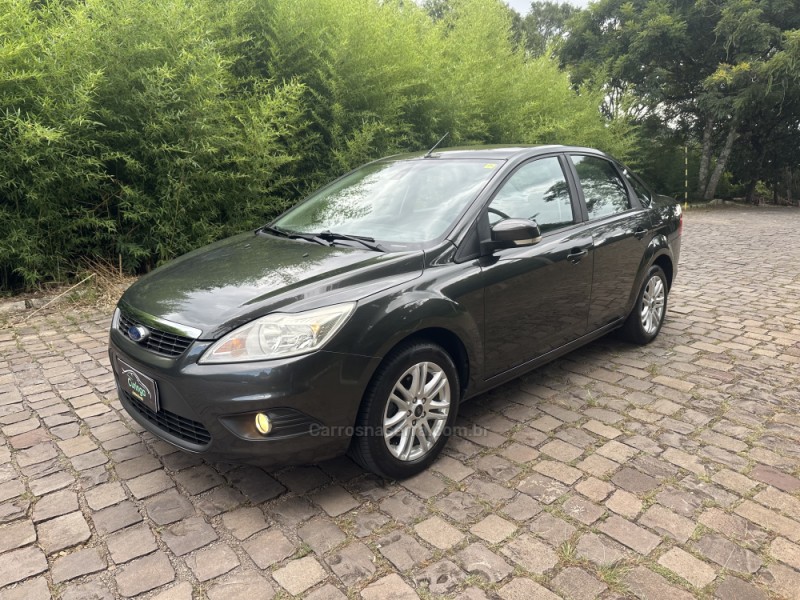 focus 2.0 glx sedan 16v gasolina 4p automatico 2013 nova prata