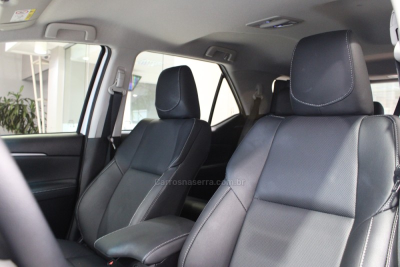 HILUX SW4 2.8 4X4 SRX PLATINUM TURBO 7 LUGARES DIESEL 4P AUTOMÁTICO - 2025 - CAXIAS DO SUL