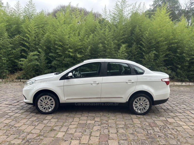 GRAND SIENA 1.6 MPI ESSENCE 16V FLEX 4P MANUAL - 2014 - NOVA PRATA