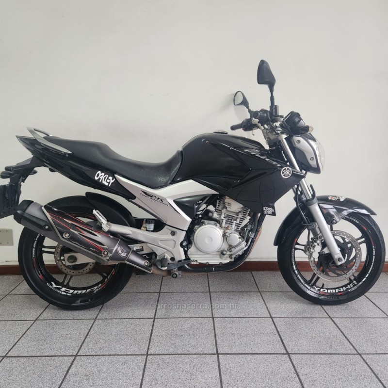 FAZER YS 250 - 2013 - FARROUPILHA