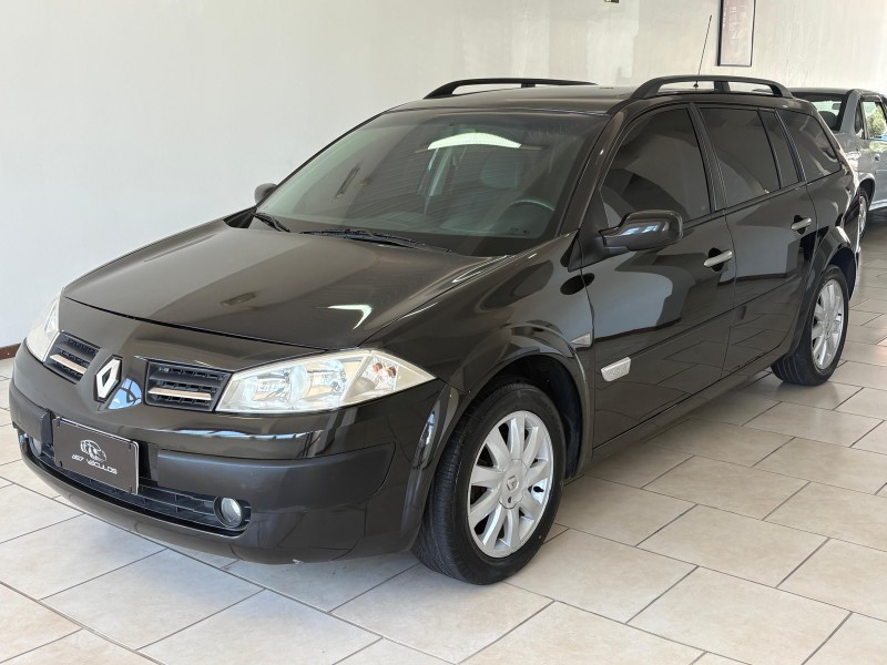 MÉGANE 2.0 DYNAMIQUE GRAND TOUR 16V GASOLINA 4P AUTOMÁTICO - 2011 - BENTO GONçALVES