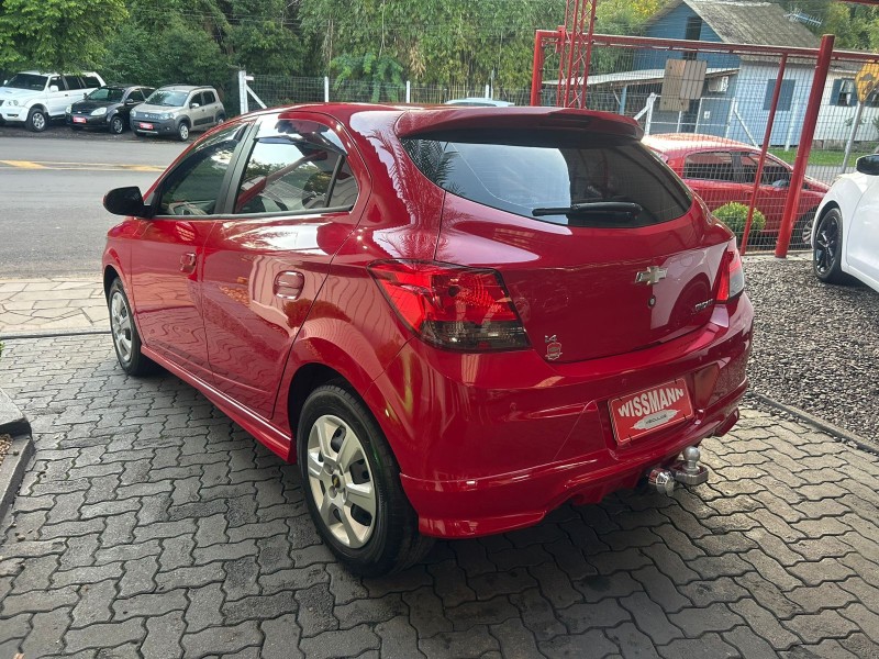 ONIX 1.4 MPFI LT 8V FLEX 4P MANUAL - 2013 - TRêS COROAS