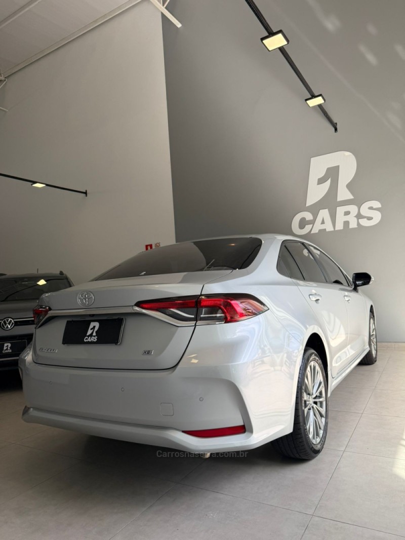 COROLLA 2.0 XEI 16V FLEX 4P AUTOMÁTICO - 2024 - LAJEADO