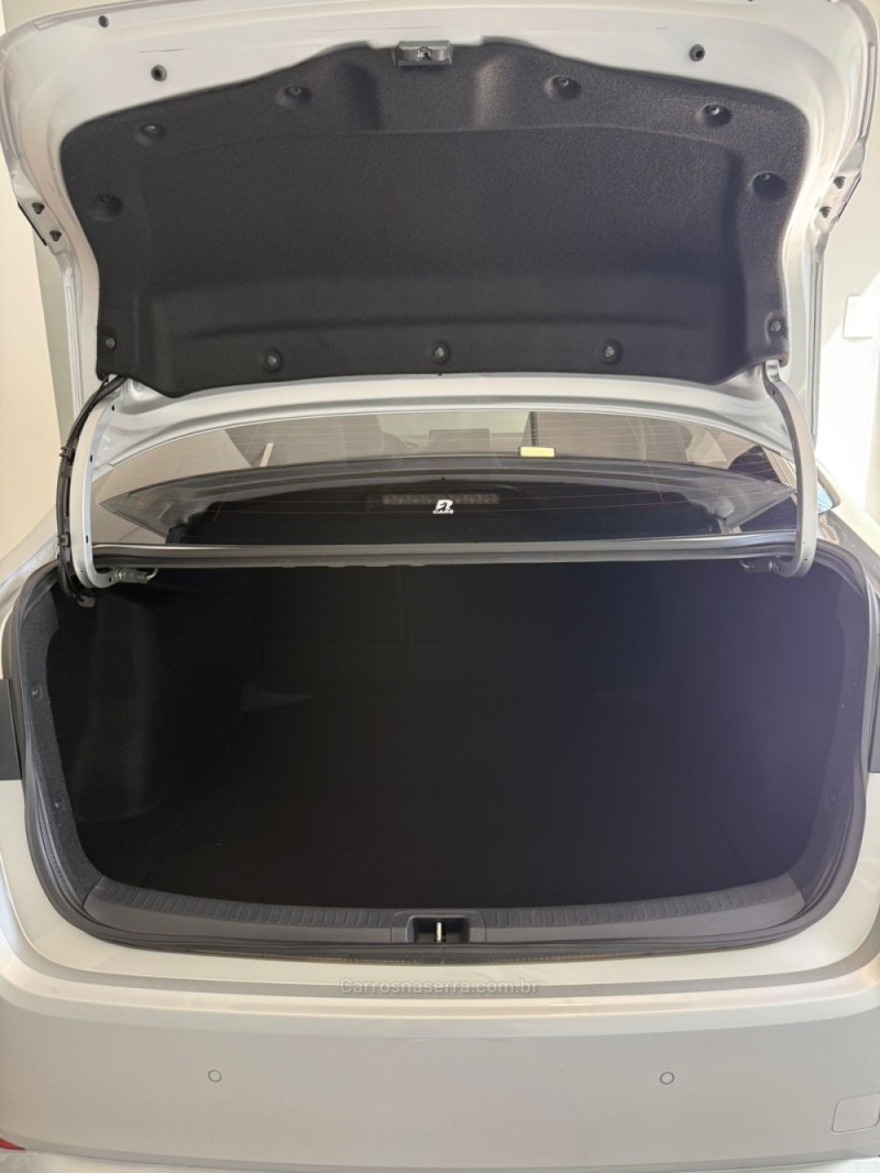 COROLLA 2.0 XEI 16V FLEX 4P AUTOMÁTICO - 2024 - LAJEADO