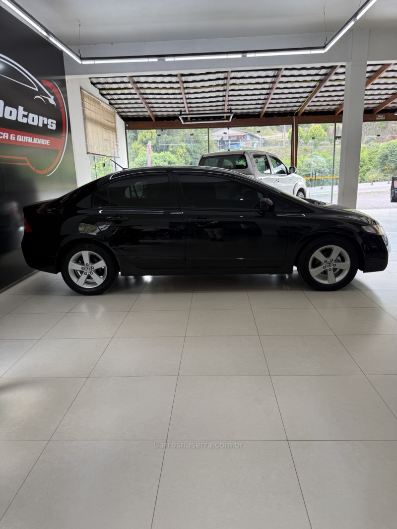 CIVIC 1.8 LXS 16V FLEX 4P MANUAL - 2010 - FARROUPILHA
