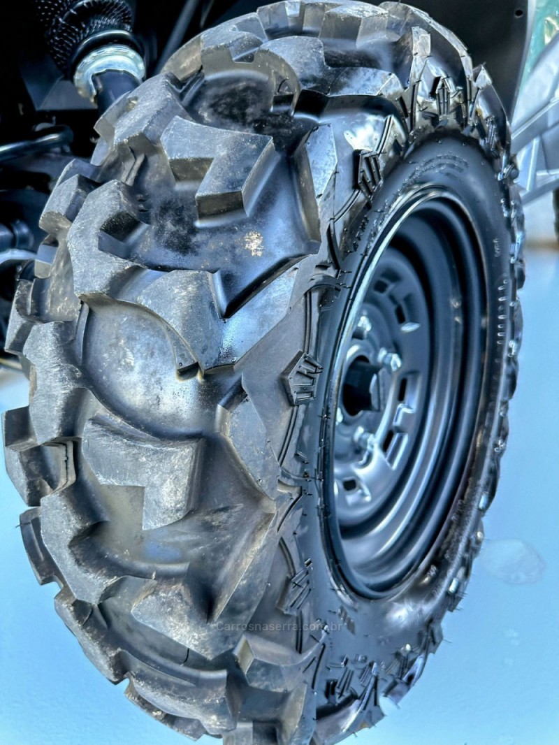 CAN-AN MAVERICK TRAIL DPS - 2023 - TRêS COROAS