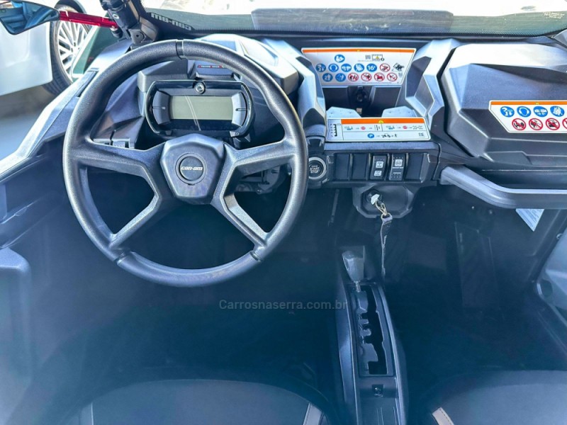 CAN-AN MAVERICK TRAIL DPS - 2023 - TRêS COROAS