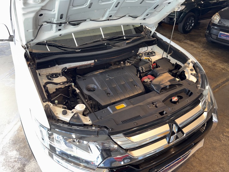 OUTLANDER 2.2 4X4 16V DIESEL 4P AUTOMÁTICO - 2016 - BENTO GONçALVES