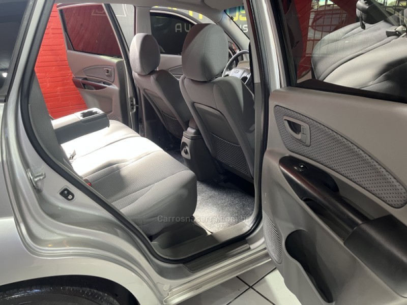 TUCSON 2.0 MPFI GL 16V 142CV 2WD GASOLINA 4P MANUAL - 2010 - CAXIAS DO SUL