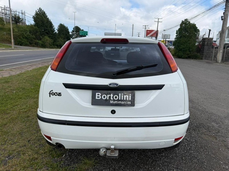 FOCUS 1.6 8V GASOLINA 4P MANUAL - 2006 - FARROUPILHA