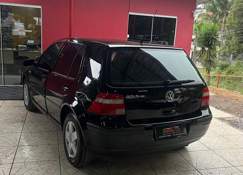 GOLF 2.0 MI 8V GASOLINA 4P MANUAL - 2004 - CAXIAS DO SUL