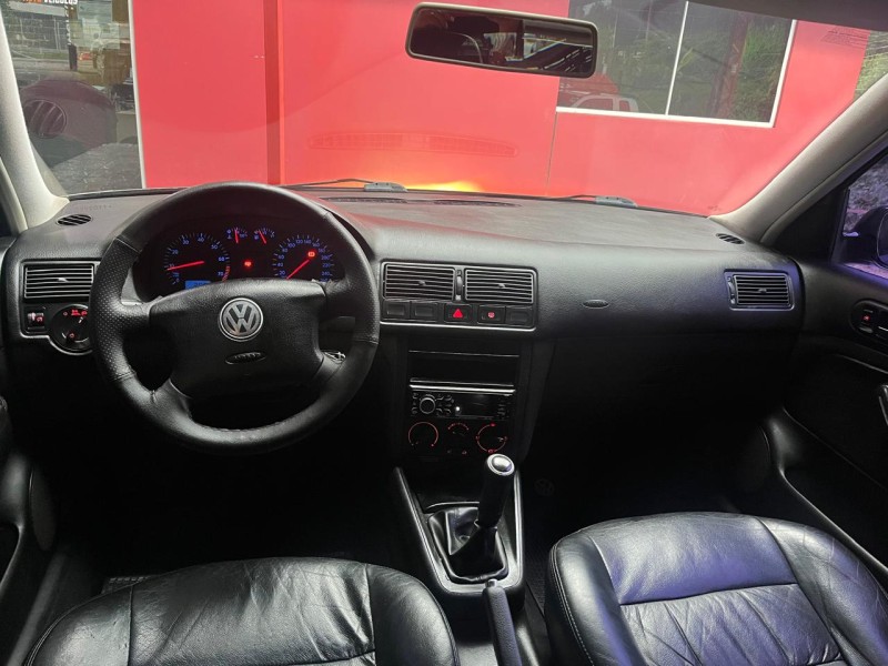 GOLF 2.0 MI 8V GASOLINA 4P MANUAL - 2004 - CAXIAS DO SUL