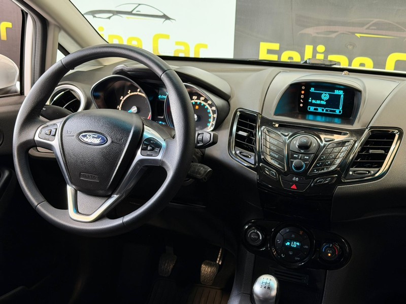 FIESTA 1.6 TITANIUM HATCH 16V FLEX 4P MANUAL - 2015 - CAXIAS DO SUL