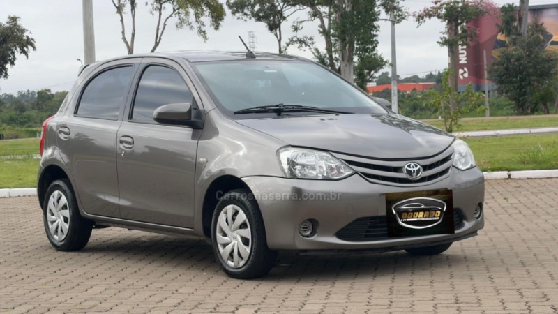 ETIOS 1.5 XS 16V FLEX 4P AUTOMÁTICO
