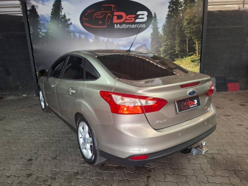 FOCUS 2.0 SE PLUS SEDAN 16V FLEX 4P AUTOMÁTICO - 2015 - CAXIAS DO SUL