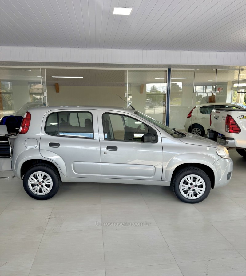 UNO 1.0 EVO VIVACE 8V FLEX 4P MANUAL - 2014 - VILA FLORES