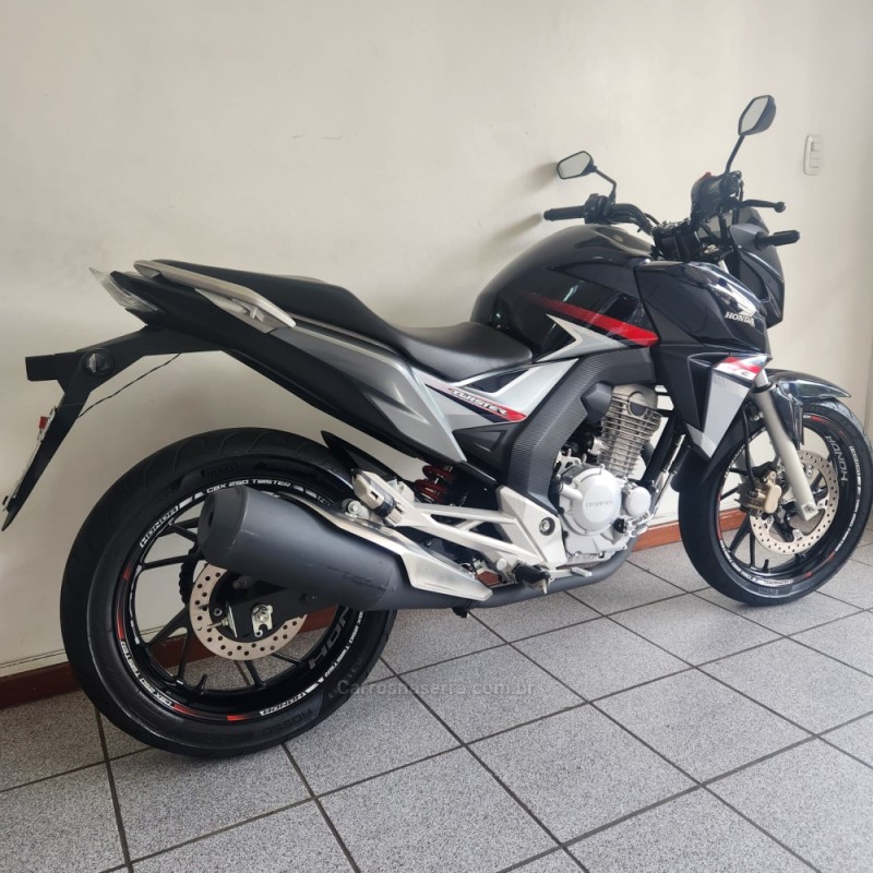 CB 250F TWISTER CBS - 2018 - FARROUPILHA