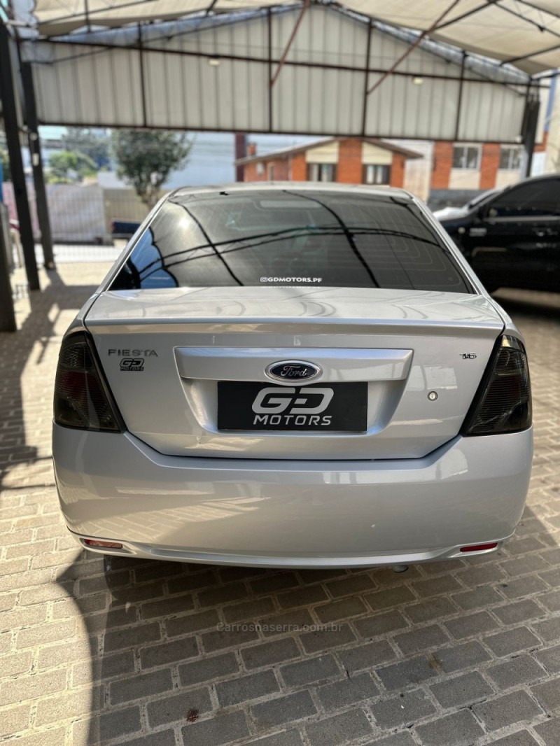 FIESTA 1.6 ROCAM SE SEDAN 8V FLEX 4P MANUAL - 2012 - PASSO FUNDO