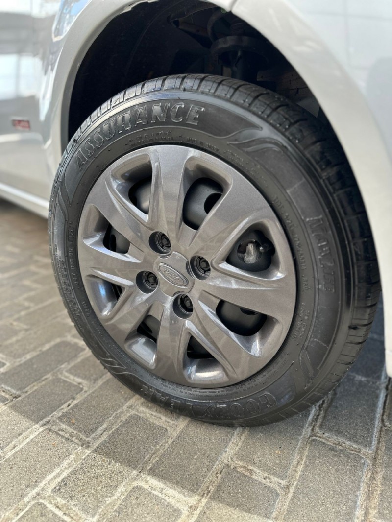 FIESTA 1.6 ROCAM SE SEDAN 8V FLEX 4P MANUAL - 2012 - PASSO FUNDO