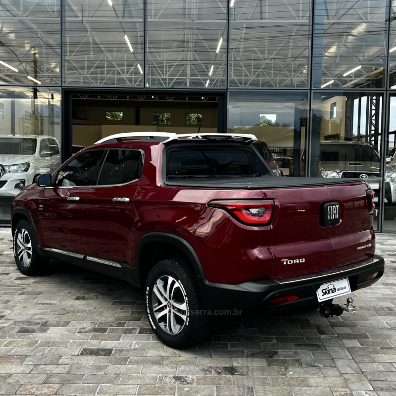 TORO 2.0 16V TURBO DIESEL VOLCANO AT9 4X4 AUTOMÁTICO - 2017 - VACARIA