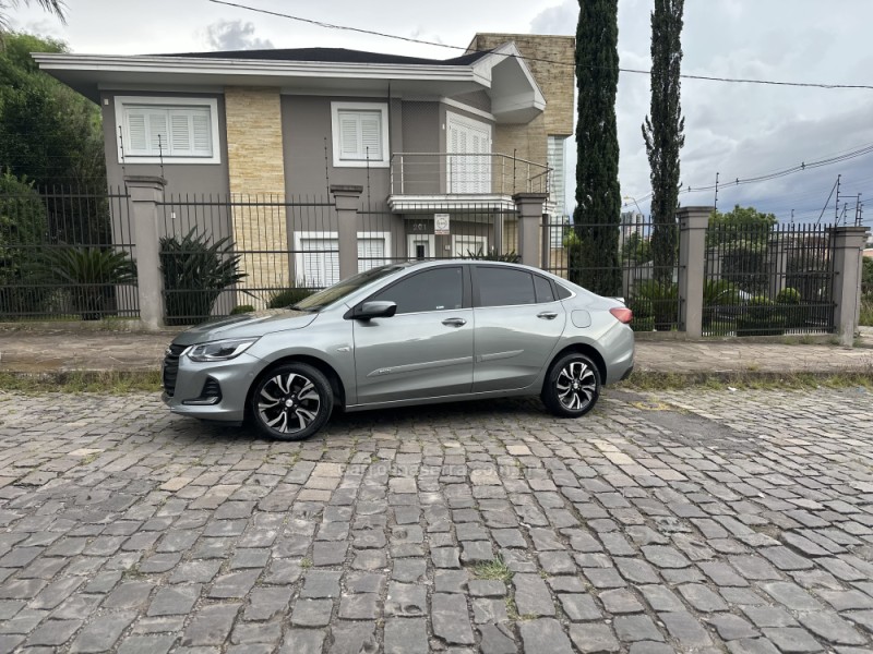 ONIX 1.0	PREMIER II PLUS 12V TURBO FLEX 4P AUTOMÁTICO - 2024 - CAXIAS DO SUL