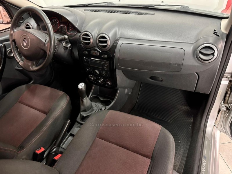 SANDERO 1.6 STEPWAY 16V FLEX 4P MANUAL - 2013 - CAXIAS DO SUL