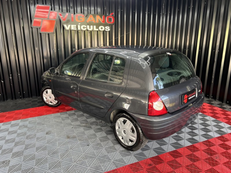 CLIO 1.0 RN 8V GASOLINA 4P MANUAL - 2002 - CAXIAS DO SUL
