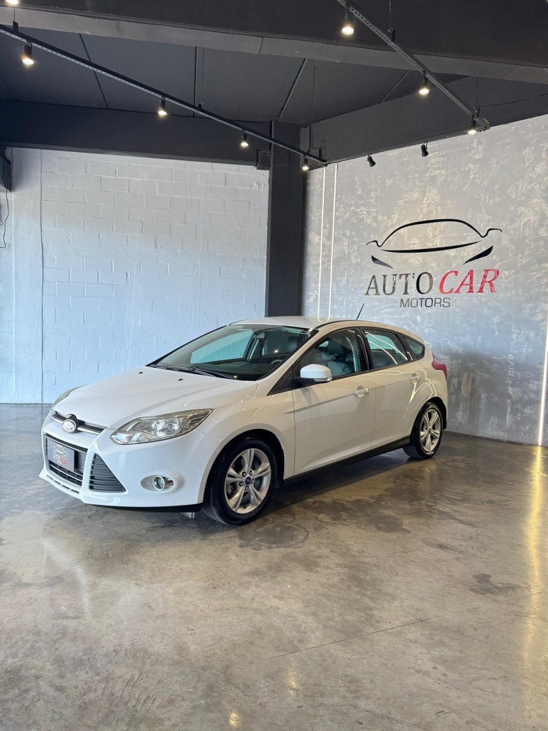 FOCUS 1.6 SE HATCH 16V FLEX 4P AUTOMÁTICO - 2014 - CAXIAS DO SUL