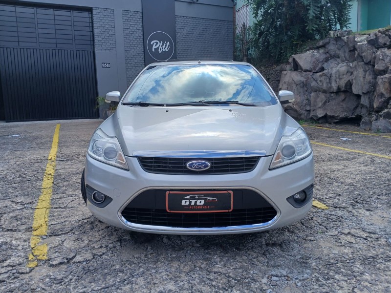 FOCUS 2.0 TITANIUM 16V FLEX 4P AUTOMÁTICO - 2012 - FARROUPILHA