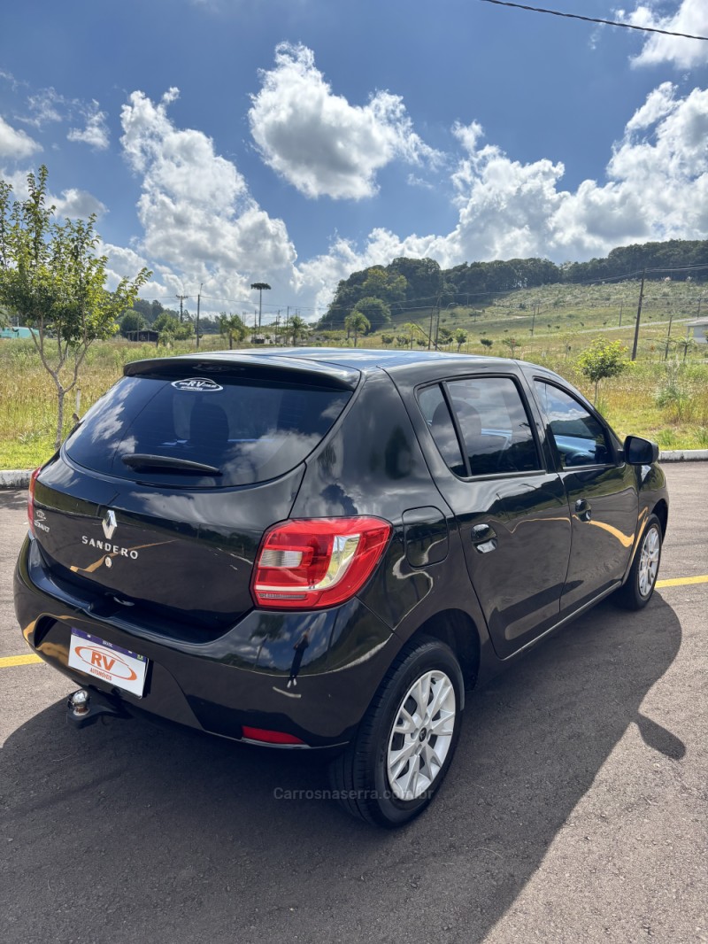 SANDERO 1.0 EXPRESSION 16V FLEX 4P MANUAL - 2015 - CARLOS BARBOSA