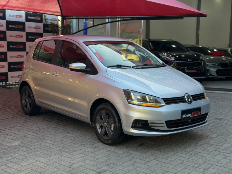 FOX 1.0 MI TRENDLINE 8V FLEX 4P MANUAL - 2015 - ESTâNCIA VELHA