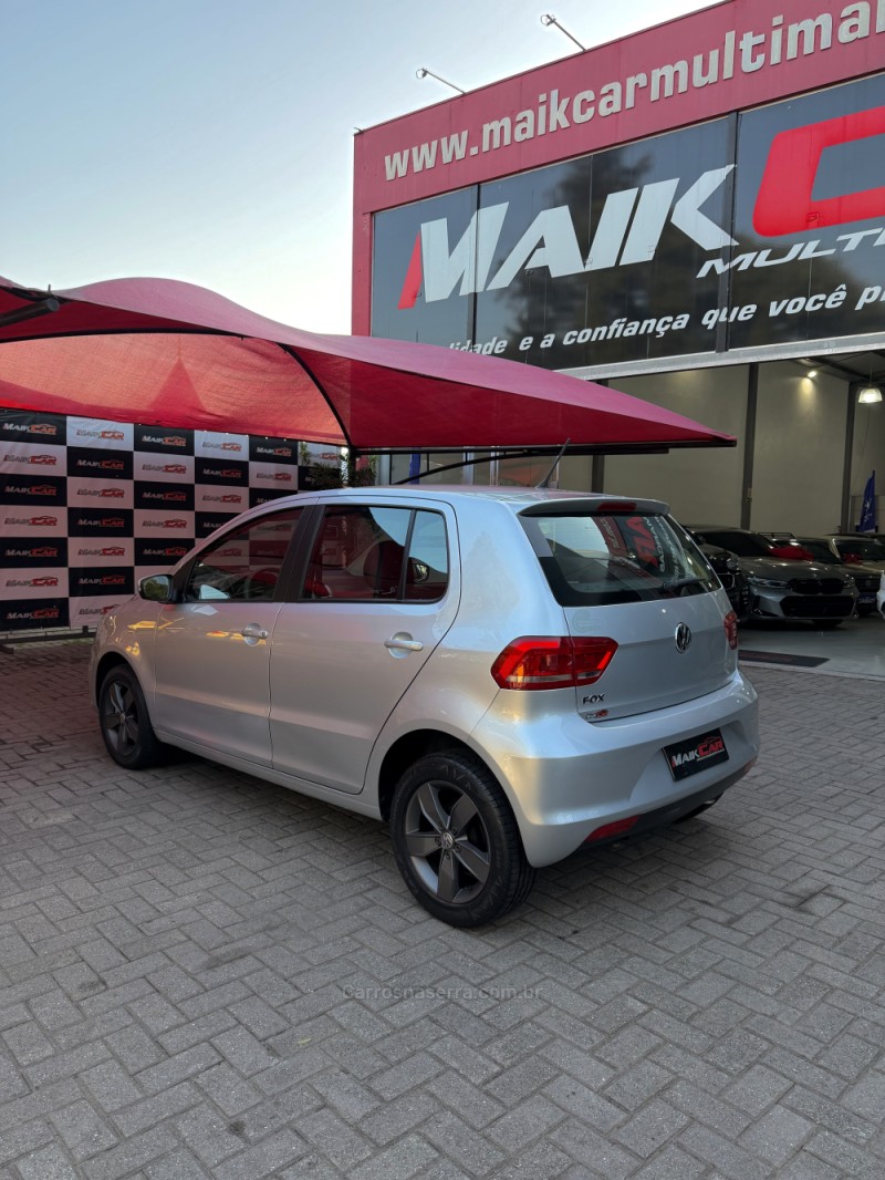 FOX 1.0 MI TRENDLINE 8V FLEX 4P MANUAL - 2015 - ESTâNCIA VELHA